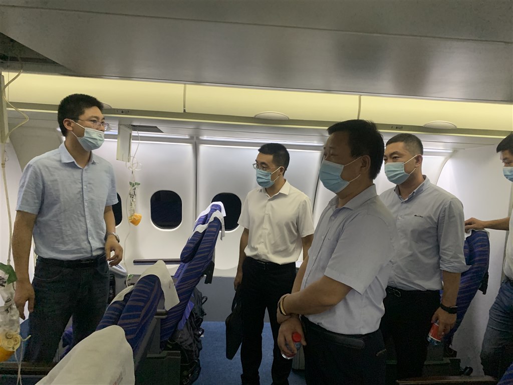 檢查實訓(xùn)航空艙.jpg